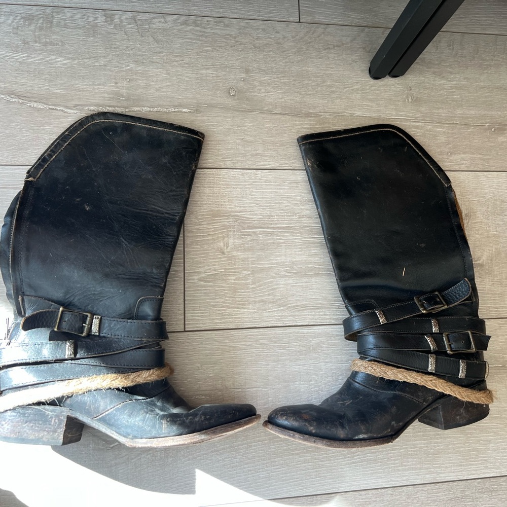 Freebies by Steven Madden Western Boots